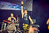 Die-Toten-Aerzte_2019-08-01_019.jpg : Die Toten Ärzte live auf der Festung Ehrenbreitstein, Rheinpuls Festival, Koblenz am 01.08.2019, Bild 19/54