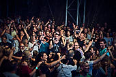 Die-Toten-Aerzte_2019-08-01_040.jpg : Die Toten Ärzte live auf der Festung Ehrenbreitstein, Rheinpuls Festival, Koblenz am 01.08.2019, Bild 40/54