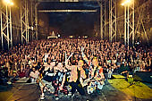 Die-Toten-Aerzte_2019-08-01_052.jpg : Die Toten Ärzte live auf der Festung Ehrenbreitstein, Rheinpuls Festival, Koblenz am 01.08.2019, Bild 52/54