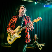 ELO_Klassik_Berlin_String_Ensemble_2016-03-19_019.jpg : ELO Klassik perf. by Phil Bates & Band with Berlin String Ensemble, The Very Best of TOUR 2016, Bild 19/28