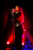 Femme-Schmidt_2016-05-27_018.jpg : Femme Schmidt RAW Tour 2016, Konzert am 27.05.2016 im Café Hahn, Bild 18/25