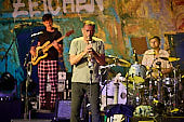 Hubert-von-Goisern_2022-06-22_023_Foto-Klaus-Manns.jpg : Hubert von Goisern: Zeiten & Zeichen Tour 2022, Festung-Ehrenbreitstein, Koblenz am 22.06.2022, Bild 23/37