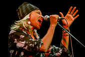 Joo_Kraus_meets_Malia_2016-04-22_008.jpg : Joo Kraus meets Malia, Konzert am 22.04.2016 im Café Hahn, Bild 8/30