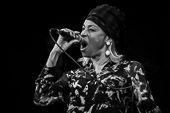 Joo_Kraus_meets_Malia_2016-04-22_027.jpg : Joo Kraus meets Malia, Konzert am 22.04.2016 im Café Hahn, Bild 27/30