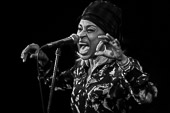 Joo_Kraus_meets_Malia_2016-04-22_029.jpg : Joo Kraus meets Malia, Konzert am 22.04.2016 im Café Hahn, Bild 29/30