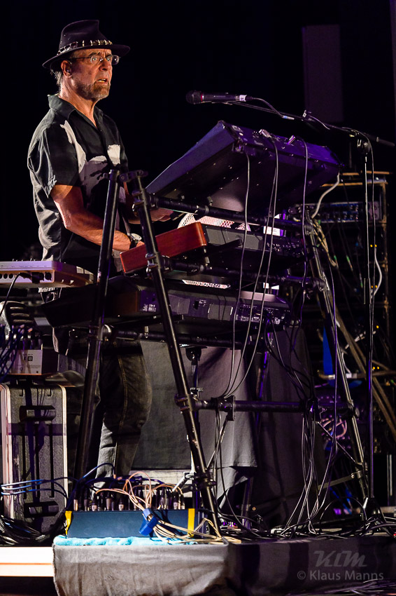 Manfred_Manns_Earth_Band_-_2015-12-11_006.jpg : Manfred Mann's Earth Band, Hunsr&uuml;ckhalle Simmern, 11.12.2015, Bild 6/60