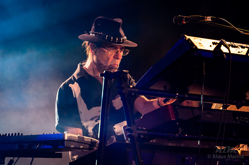 Manfred_Manns_Earth_Band_-_2015-12-11_012.jpg : Manfred Mann's Earth Band, Hunsrückhalle Simmern, 11.12.2015, Bild 12/60