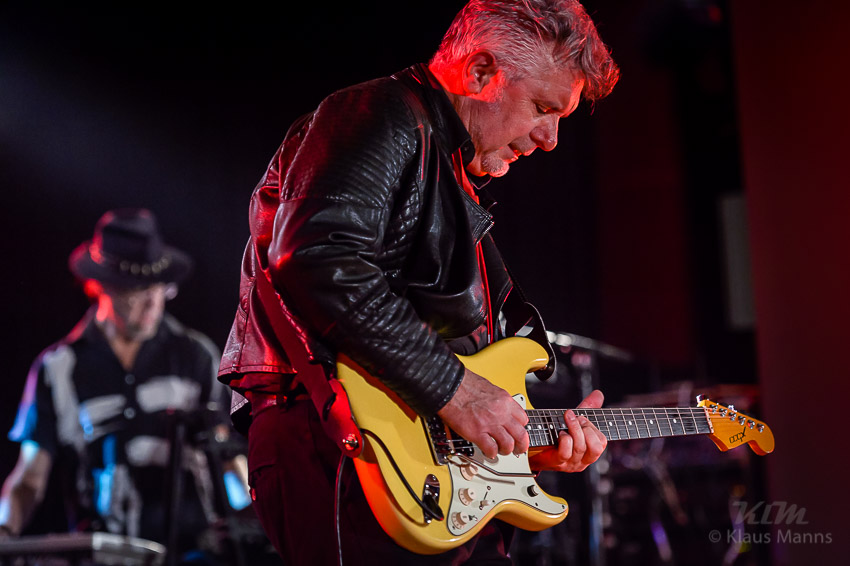 Manfred_Manns_Earth_Band_-_2015-12-11_016.jpg : Manfred Mann's Earth Band, Hunsrückhalle Simmern, 11.12.2015, Bild 16/60