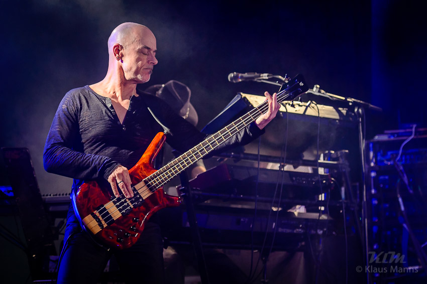 Manfred_Manns_Earth_Band_-_2015-12-11_018.jpg : Manfred Mann's Earth Band, Hunsrückhalle Simmern, 11.12.2015, Bild 18/60