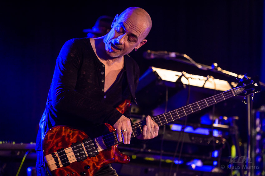 Manfred_Manns_Earth_Band_-_2015-12-11_022.jpg : Manfred Mann's Earth Band, Hunsrückhalle Simmern, 11.12.2015, Bild 22/60