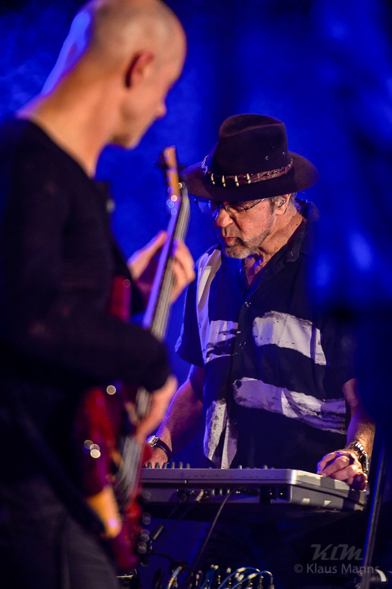 Manfred_Manns_Earth_Band_-_2015-12-11_024.jpg : Manfred Mann's Earth Band, Hunsrückhalle Simmern, 11.12.2015, Bild 24/60