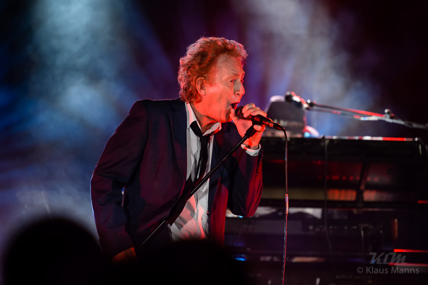 Manfred_Manns_Earth_Band_-_2015-12-11_025.jpg : Manfred Mann's Earth Band, Hunsrückhalle Simmern, 11.12.2015, Bild 25/60