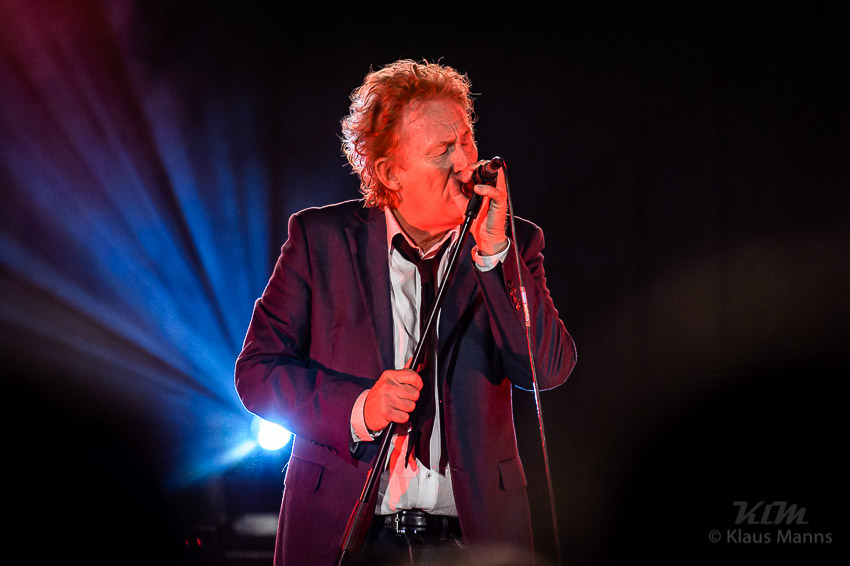 Manfred_Manns_Earth_Band_-_2015-12-11_028.jpg : Manfred Mann's Earth Band, Hunsrückhalle Simmern, 11.12.2015, Bild 28/60