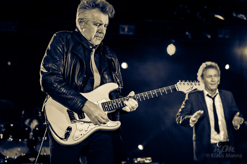 Manfred_Manns_Earth_Band_-_2015-12-11_033.jpg : Manfred Mann's Earth Band, Hunsrückhalle Simmern, 11.12.2015, Bild 33/60