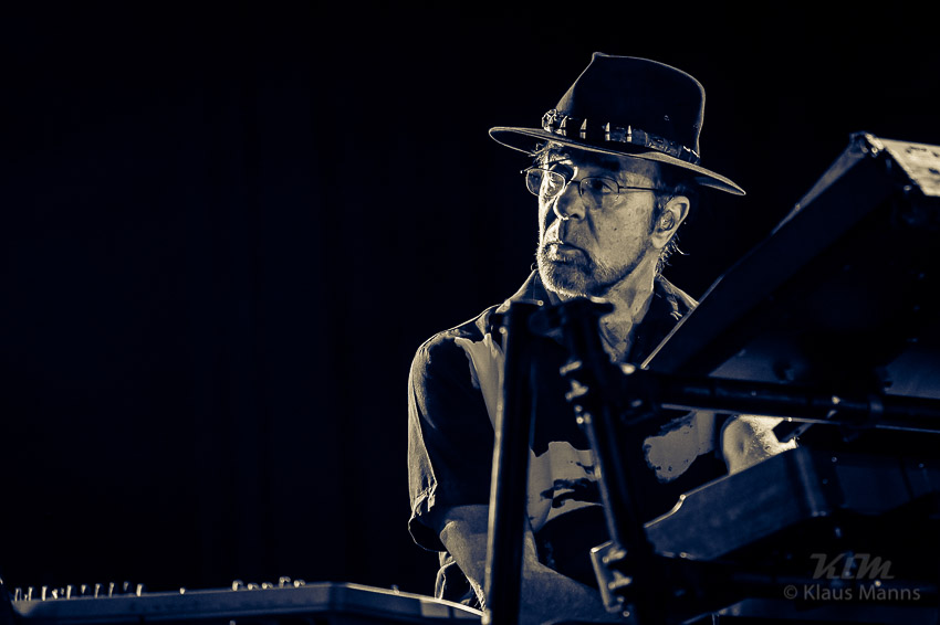 Manfred_Manns_Earth_Band_-_2015-12-11_050.jpg : Manfred Mann's Earth Band, Hunsrückhalle Simmern, 11.12.2015, Bild 50/60
