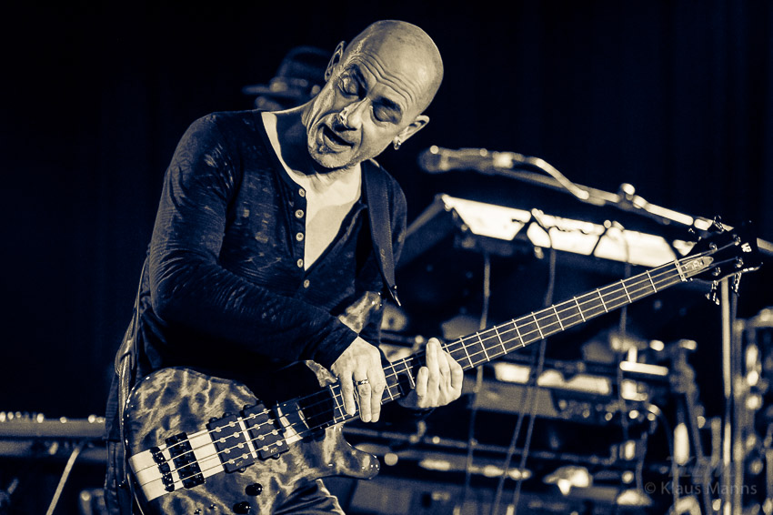 Manfred_Manns_Earth_Band_-_2015-12-11_053.jpg : Manfred Mann's Earth Band, Hunsr&uuml;ckhalle Simmern, 11.12.2015, Bild 53/60