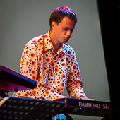 Mariuzz_2015-08-27_010.jpg : Mariuzz, a tribute to Marius Müller-Westernhagen feat. MMW-Band-Legende Markus Winstroer beim Rheinpuls Festival auf der Festung Ehrenbreitstein in Koblenz am 27.08.2015, Bild 10/63