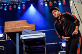 Marleys_Ghost_2015-09-27_017.jpg : Marley&lsquo;s Ghost beim REFUGEE AID Benefiz-Festival am 27.09.2015 auf Festung-Ehrenbreitstein, Bild 17/23