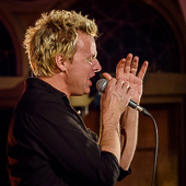 Queen_Kings_unplugged_2015-03-08_017.jpg : Queen Kings Unplugged Show, Klosterkirche-Hennef, 08.03.2015, Bild 16/43