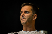 Refugee_Aid_2015-09-27_003.jpg : &Ouml;zcan Cosar beim REFUGEE AID Benefiz-Festival am 27.09.2015 auf Festung-Ehrenbreitstein, Bild 3/7