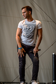 Refugee_Aid_2015-09-27_004.jpg : &Ouml;zcan Cosar beim REFUGEE AID Benefiz-Festival am 27.09.2015 auf Festung-Ehrenbreitstein, Bild 4/7