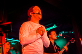 Secret_World_2016-12-30_022.jpg : Secret World, a tribute to Peter Gabriel live Konzert am 30.12.2016 in der Scheuer, Idstein, Bild 22/37