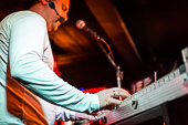 Secret_World_2016-12-30_025.jpg : Secret World, a tribute to Peter Gabriel live Konzert am 30.12.2016 in der Scheuer, Idstein, Bild 25/37