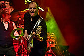 Still_Collins_Sydney_Youngblood_2019-11-23_017.jpg : Still Collins Jahresabschlusskonzert 2019 mit Sydney Youngblood und Bläser-Besetzung am 23.11.2019 in der Stadthalle Troisdorf., Bild 16/64