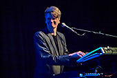 Still_Collins_Sydney_Youngblood_2019-11-23_040.jpg : Still Collins Jahresabschlusskonzert 2019 mit Sydney Youngblood und Bläser-Besetzung am 23.11.2019 in der Stadthalle Troisdorf., Bild 38/64