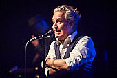 Still_Collins_Sydney_Youngblood_2019-11-23_052.jpg : Still Collins Jahresabschlusskonzert 2019 mit Sydney Youngblood und Bläser-Besetzung am 23.11.2019 in der Stadthalle Troisdorf., Bild 50/64