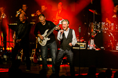 Still-Collins_2015-12-12-055.jpg : Still Collins 20+ Jubil&auml;umsshow mit G&auml;sten im Br&uuml;ckenforum Bonn Beuel am 12.12.2015, Bild 55/73