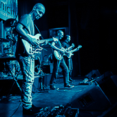 Stingchronicity_2014-11-14_013.jpg : Stingchronicity, Konzert im Café Hahn, 14.11.2014, Bild 13/30