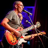 Stingchronicity_2014-11-14_014.jpg : Stingchronicity, Konzert im Café Hahn, 14.11.2014, Bild 14/30