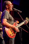 Stingchronicity_2014-11-14_016.jpg : Stingchronicity, Konzert im Café Hahn, 14.11.2014, Bild 16/30