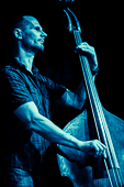 Stingchronicity_2014-11-14_025.jpg : Stingchronicity, Konzert im Café Hahn, 14.11.2014, Bild 25/30