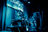 Stingchronicity_2014-11-14_030.jpg : Stingchronicity, Konzert im Café Hahn, 14.11.2014, Bild 30/30