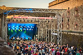 The-Robbie-Experience_2022-06-02_003_Foto-Klaus-Manns.jpg : The Robbie Experience - The Ultimate Robbie Williams Tribute Show beim Rheinpuls Festival am 02.06.2022, Festung-Ehrenbreitstein, Koblenz, Bild 3/30