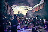 The-Robbie-Experience_2022-06-02_026_Foto-Klaus-Manns.jpg : The Robbie Experience - The Ultimate Robbie Williams Tribute Show beim Rheinpuls Festival am 02.06.2022, Festung-Ehrenbreitstein, Koblenz, Bild 26/30