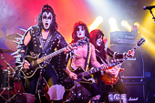 The_KISS_Tribute_Band_2015-10-16_009.jpg : The KISS Tribute Band beim ESWE ENERGY ROCK 2015 am 16.10.2015, Christian-Bücher-Halle, Wiesbaden, Bild 9/19