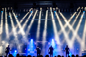 Voelkerball_2015-09-27_001.jpg : V&ouml;lkerball beim REFUGEE AID Benefiz-Festival am 27.09.2015 auf Festung-Ehrenbreitstein, Bild 1/55