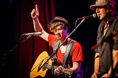 Wingenfelder_2015-01-19_08.jpg :  Wingenfelder kleine Trio Akustik Tour am 19.01.2015 im Cafe Hahn - Koblenz, Bild 8/35