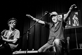 Wingenfelder_2015-01-19_31.jpg :  Wingenfelder kleine Trio Akustik Tour am 19.01.2015 im Cafe Hahn - Koblenz, Bild 31/35