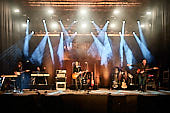 dIRE-sTRATS_2021-08-26_004_Foto-Klaus-Manns.jpg : dIRE sTRATS a tribute to Dire Straits in neuer Besetzung, Koblenz am 26.08.2021, Bild 4/43