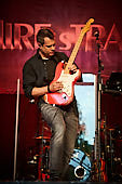 dIRE-sTRATS_2021-08-26_027_Foto-Klaus-Manns.jpg : dIRE sTRATS a tribute to Dire Straits in neuer Besetzung, Koblenz am 26.08.2021, Bild 27/43