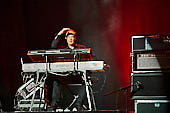 dIRE-sTRATS_2021-08-26_034_Foto-Klaus-Manns.jpg : dIRE sTRATS a tribute to Dire Straits in neuer Besetzung, Koblenz am 26.08.2021, Bild 34/43