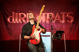 dIRE sTRATS spielen in neuer Besetzung die großartige Musik von Dire Straits live auf der Festung Ehrenbreitstein, Koblenz am 26.08.2021