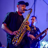 dIRE_sTRATS_2014-08-10_20.jpg : dIRE sTRATS, Festungsmusikfest zu Rhein in Flammen 18.08.2014, Bild 20/52