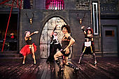 The-Rocky-Horror-Show_BFM-2019-06-26_015.jpg : Szenefoto The Rocky Horror Show, Burgfestspiele Mayen, Spielzeit 2019, Bild 14/103