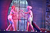 The-Rocky-Horror-Show_BFM-2019-06-26_047.jpg : Szenefoto The Rocky Horror Show, Burgfestspiele Mayen, Spielzeit 2019, Bild 46/103