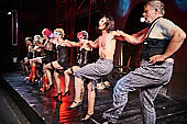 The-Rocky-Horror-Show_BFM-2019-06-26_088.jpg : Szenefoto The Rocky Horror Show, Burgfestspiele Mayen, Spielzeit 2019, Bild 87/103